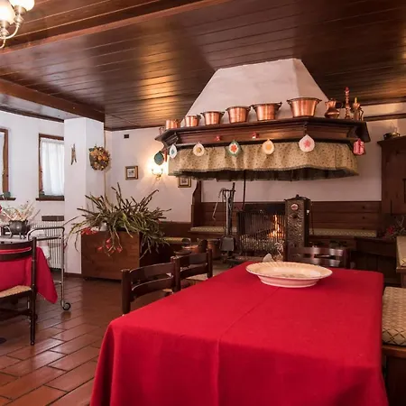 Al Sole Ristorante Dal 1870 피에베디카도레