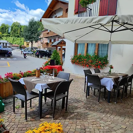 Al Sole Ristorante Dal 1870 호텔 피에베디카도레